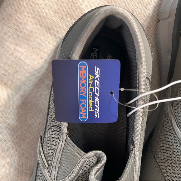 Men’s Skechers Equalizer Persist Slip On - Picture 6 of 8